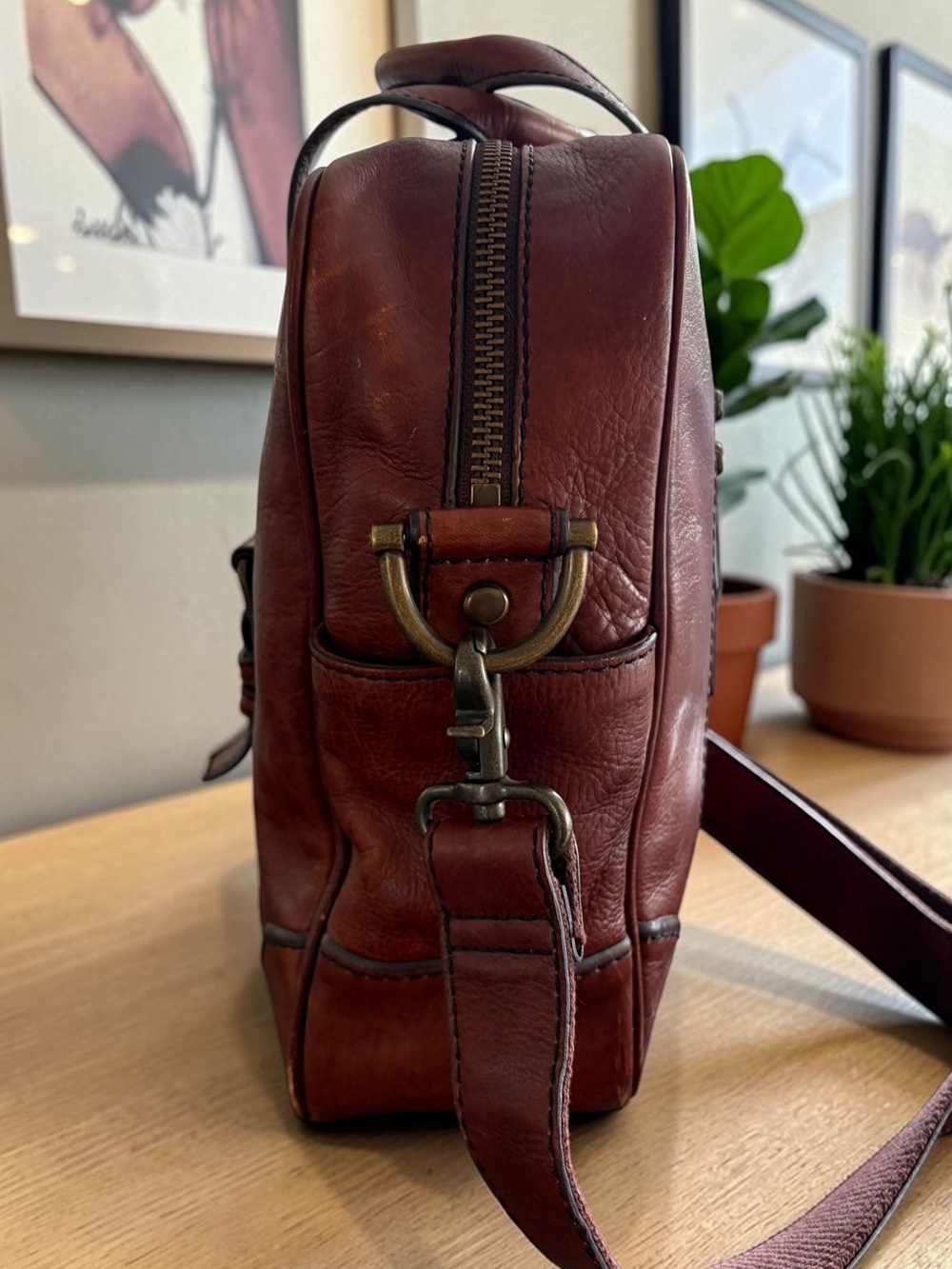 Fossil Chestnut Brown Leather Laptop Bag with Shoulder Strap - Picture 6 of 16